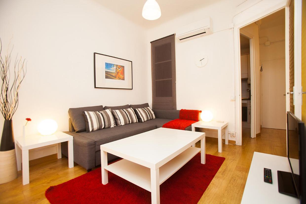Gaudi Sagrada Familia Apartment Барселона Екстериор снимка