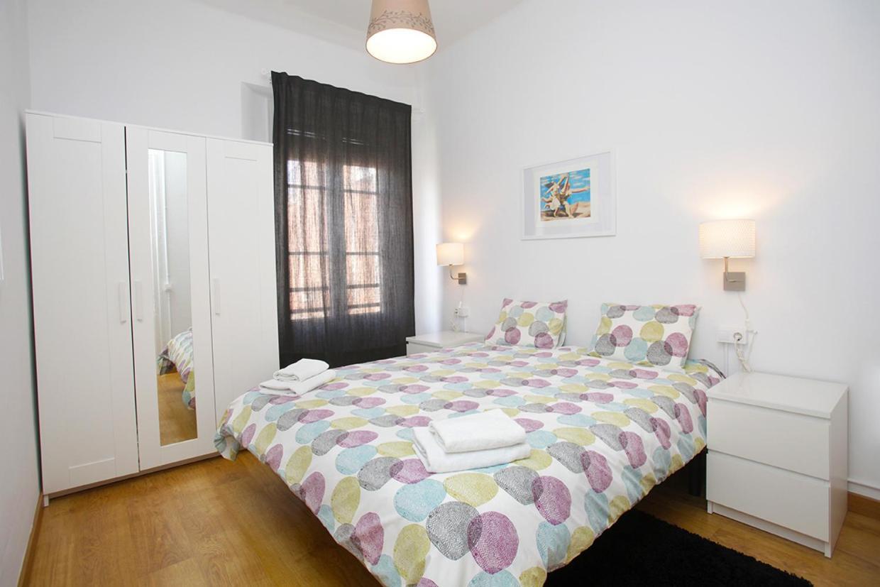 Gaudi Sagrada Familia Apartment Барселона Екстериор снимка