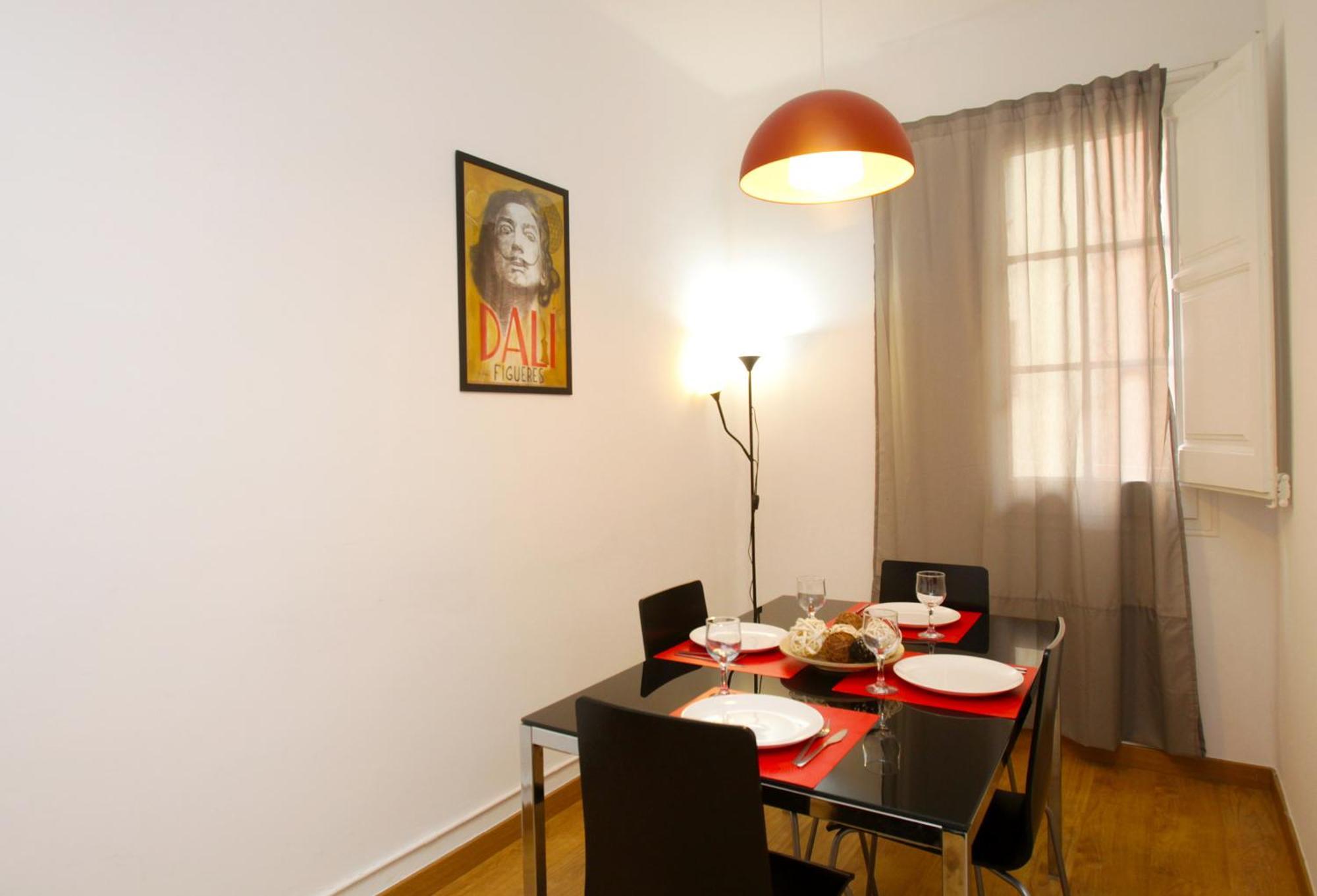 Gaudi Sagrada Familia Apartment Барселона Стая снимка