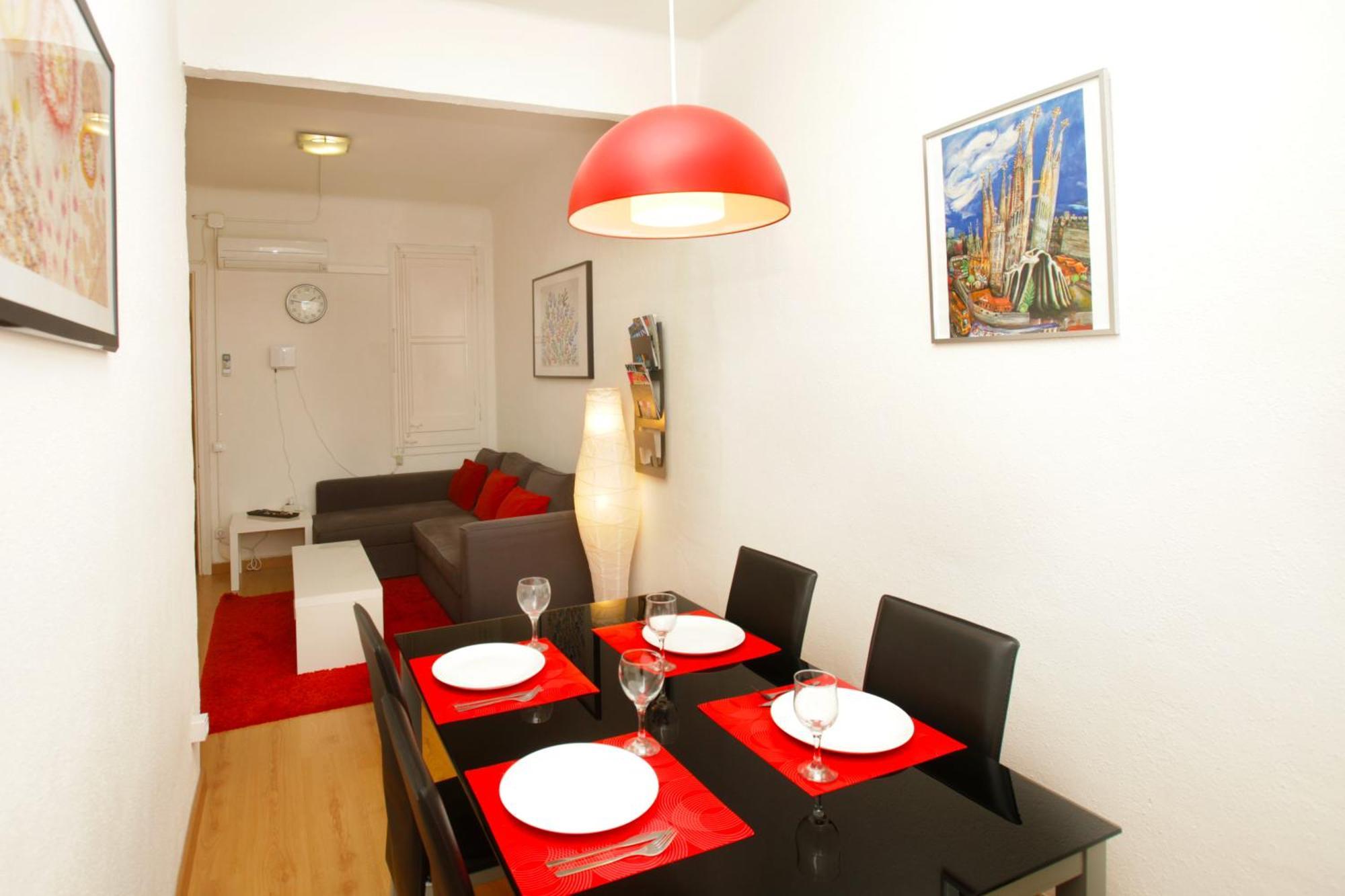 Gaudi Sagrada Familia Apartment Барселона Стая снимка