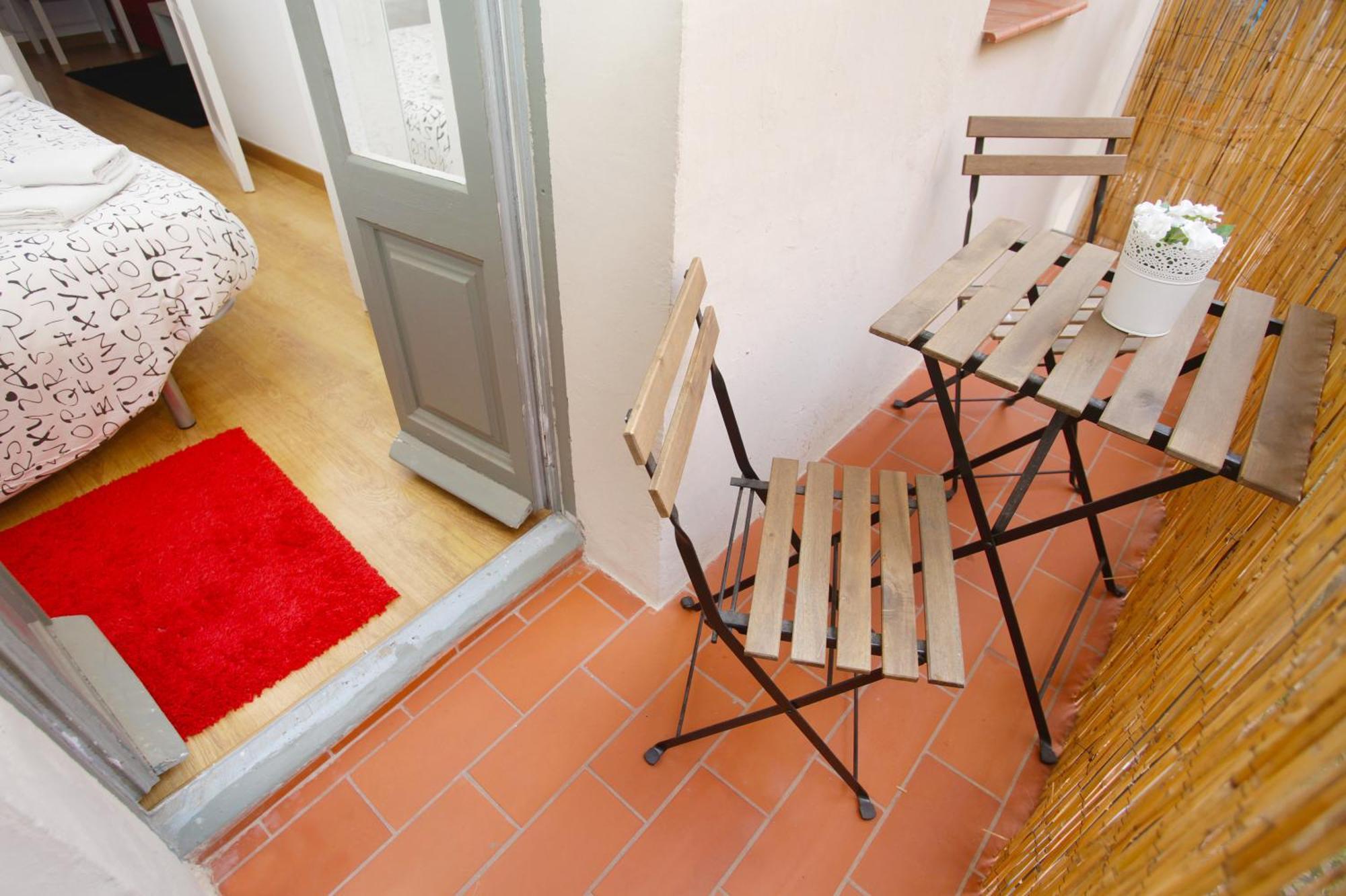 Gaudi Sagrada Familia Apartment Барселона Стая снимка